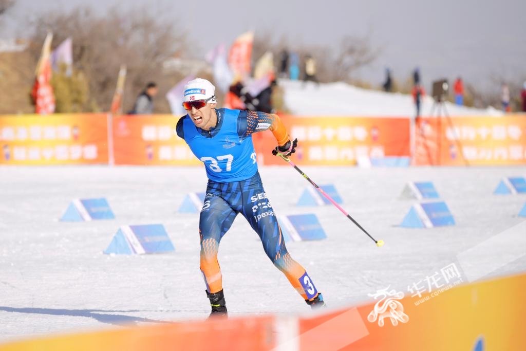 重庆运动员王强（37号号码布）比赛瞬间。华龙网特派记者 石涛 摄