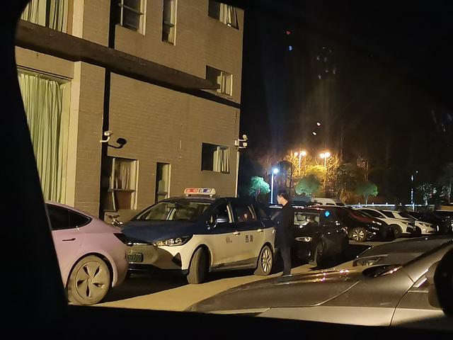 春运迎来返程高峰：有人出发一天仍未出省，有人辗转4种交通工具顺利返程2