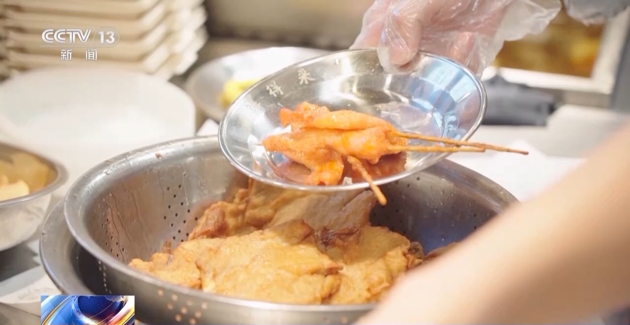 因《繁花》爆火的排骨年糕到底什么味？这里的每个人都有自己的描述18