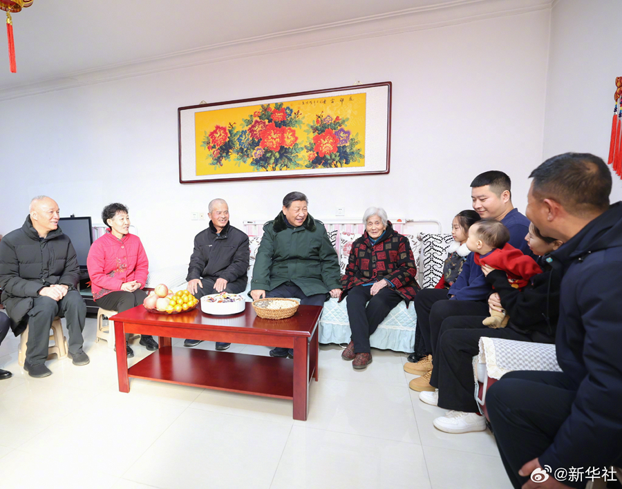 习近平春节前夕在天津看望慰问基层干部群众7
