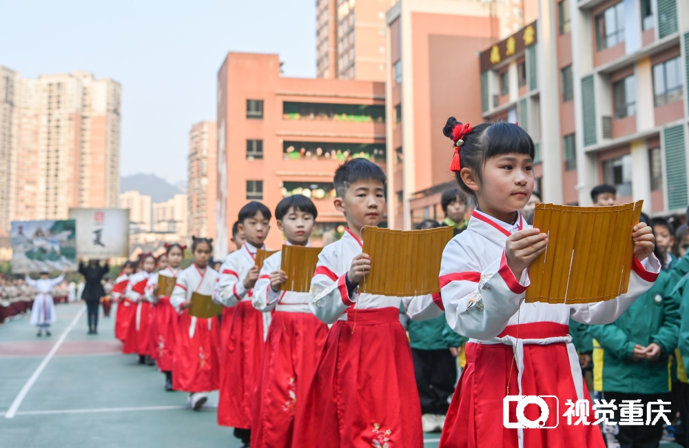 聚焦爱国教育、劳动教育、智慧教育 重庆市中小学开学第一课“热辣滚烫”3