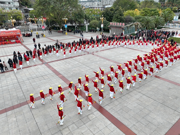 居民舞蹈中。忠县县委宣传部供图 华龙网发