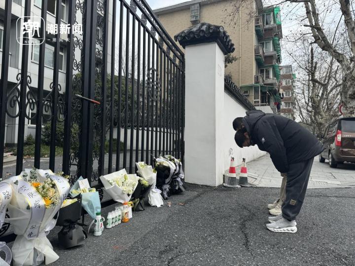 “他是好人，好企业家！”宗庆后逝世，市民自发前往悼念2