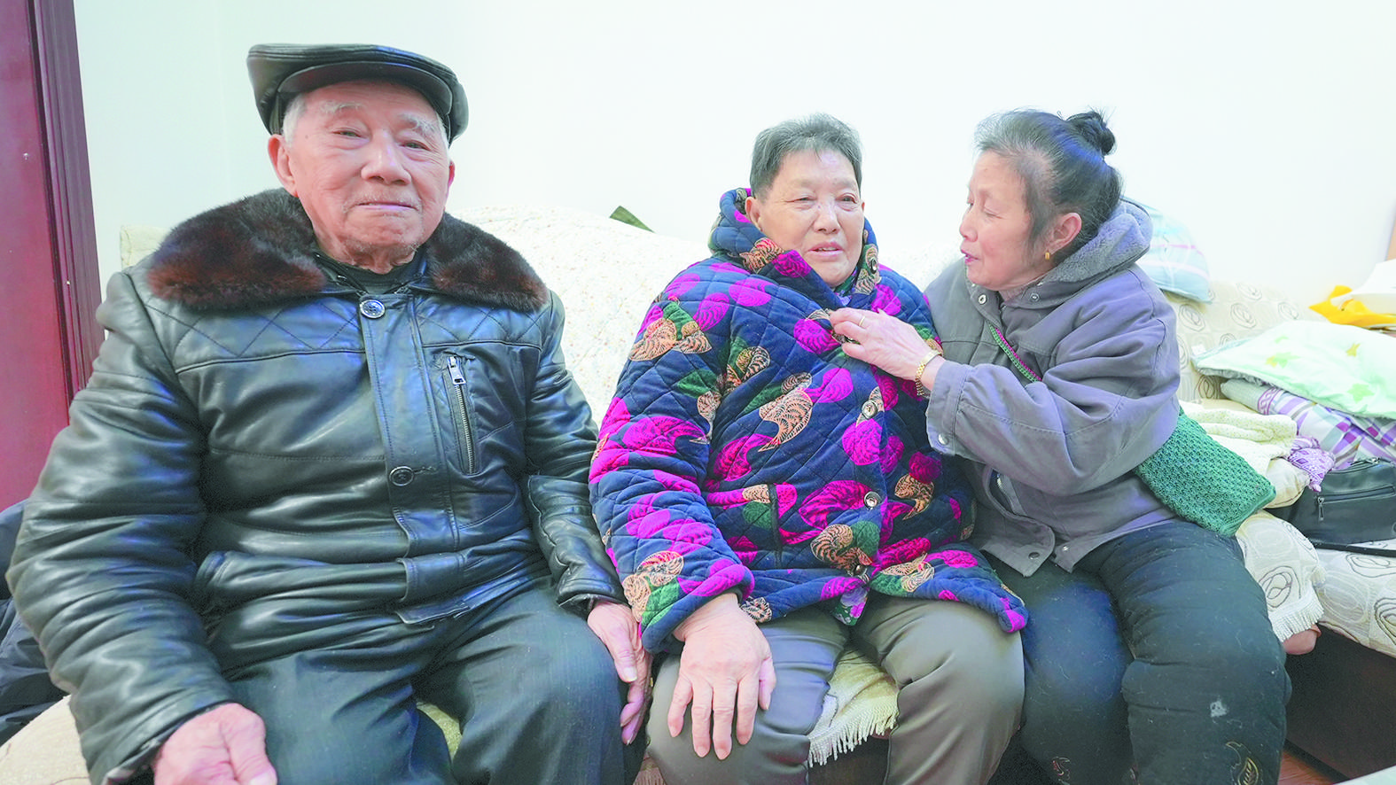 钥匙孃孃兜里有12把钥匙 打得开邻居的家门 也打开了邻居的“心门”4
