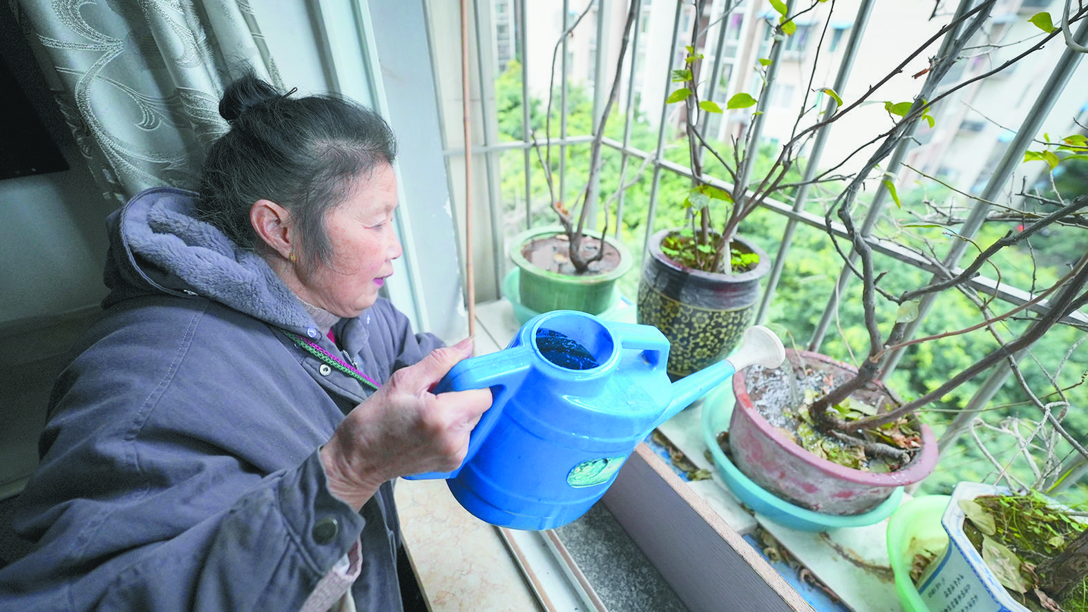 钥匙孃孃兜里有12把钥匙 打得开邻居的家门 也打开了邻居的“心门”3