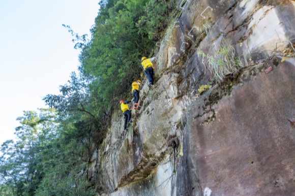 来四面山体验攀岩、吊索，进行一场酣畅淋漓的冒险体验。重庆市四面山旅游集团公司供图（2）