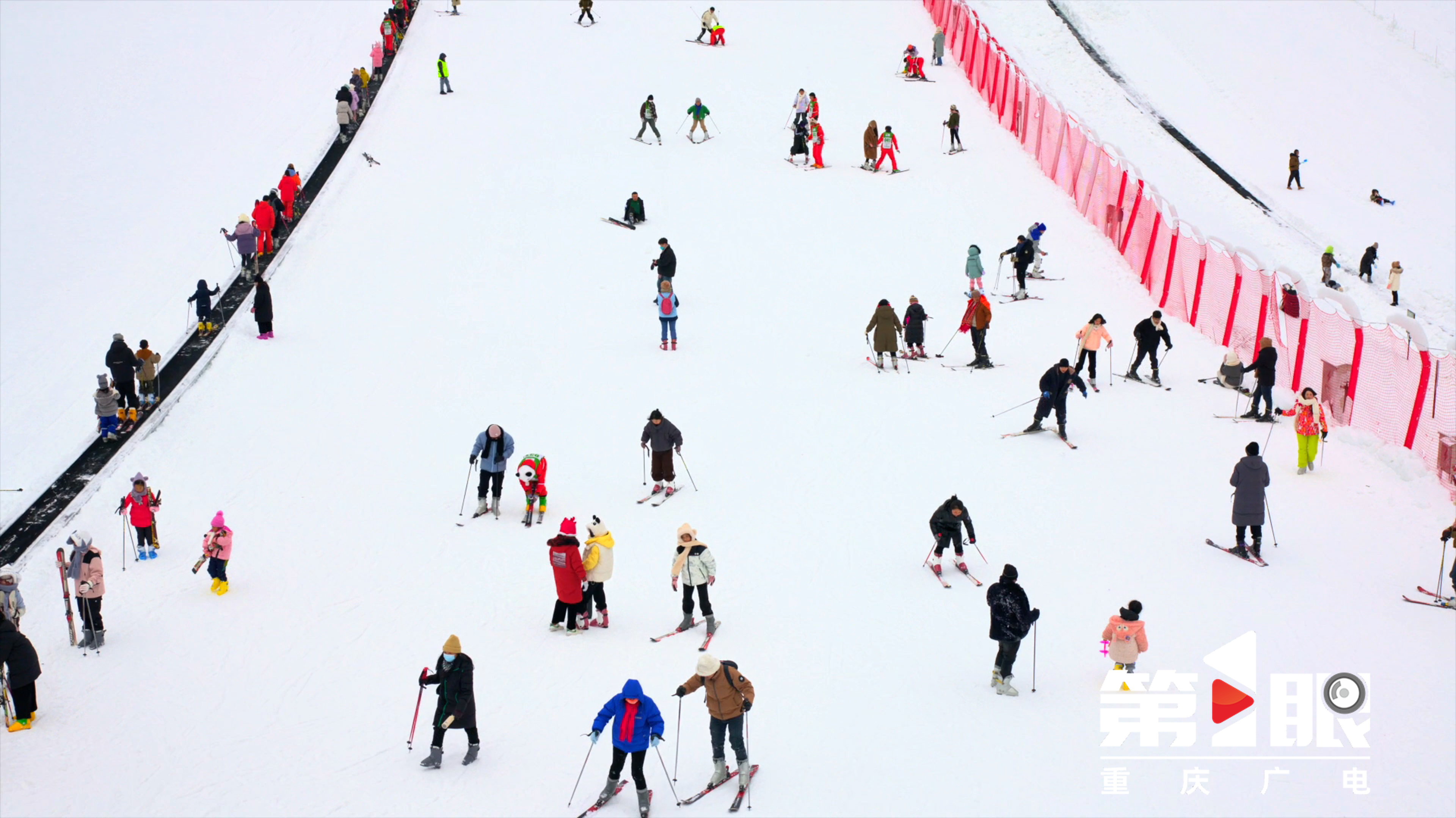 鸟瞰新重庆8K雪景拍摄花絮抢先看｜不用去“尔滨”，在重庆实现玩雪自由！20