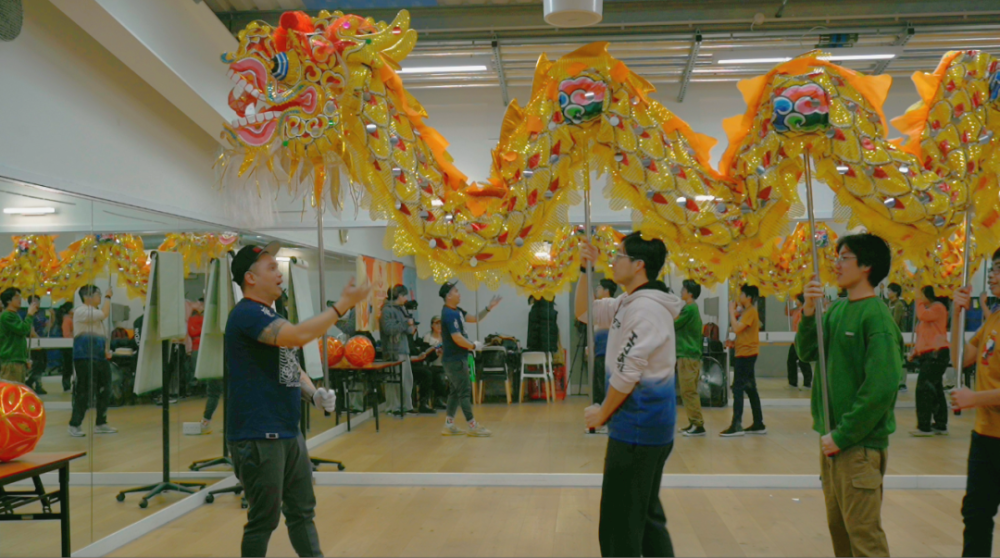 Dragon dancers practicing the Dragon Dance (Photo provided by United Kingdom Huabo Oriental Culture Communication Co., Ltd.)