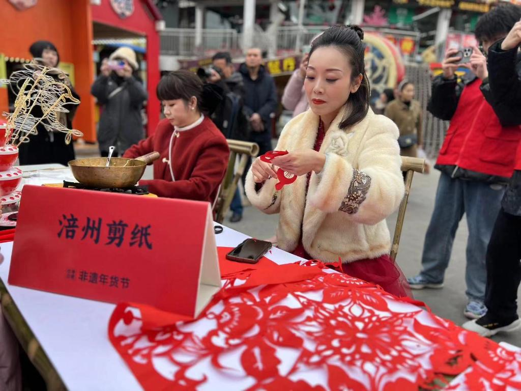 The 4th Spring Festival Cultural Activity in Meixin Wine Town (Photo provided by the interviewee)
