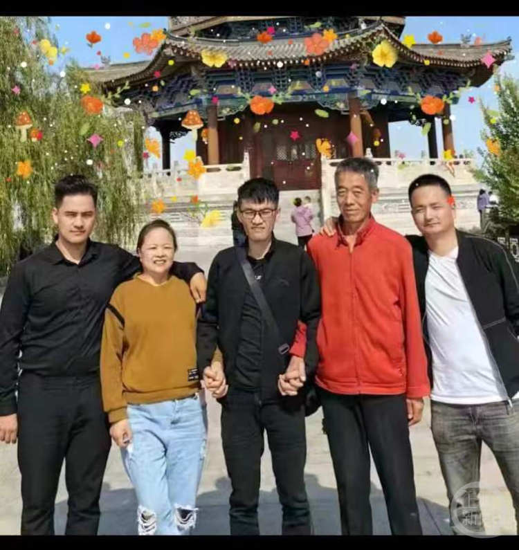 寻亲家庭的年三十：杨妞花和姐姐团年，悬赏百万寻子妈妈首次跟儿子吃年夜饭2
