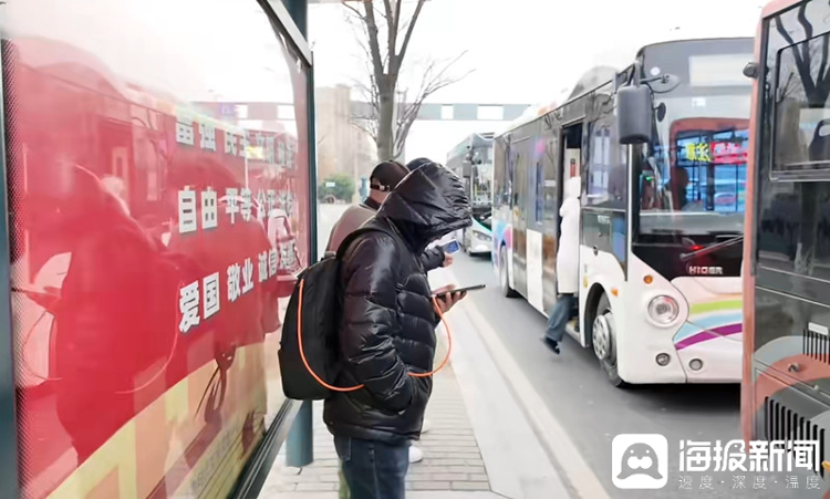“00后”从上海坐800多站公交回泰安过年火了！独家对话当事人：不想被贴标签直播带货4