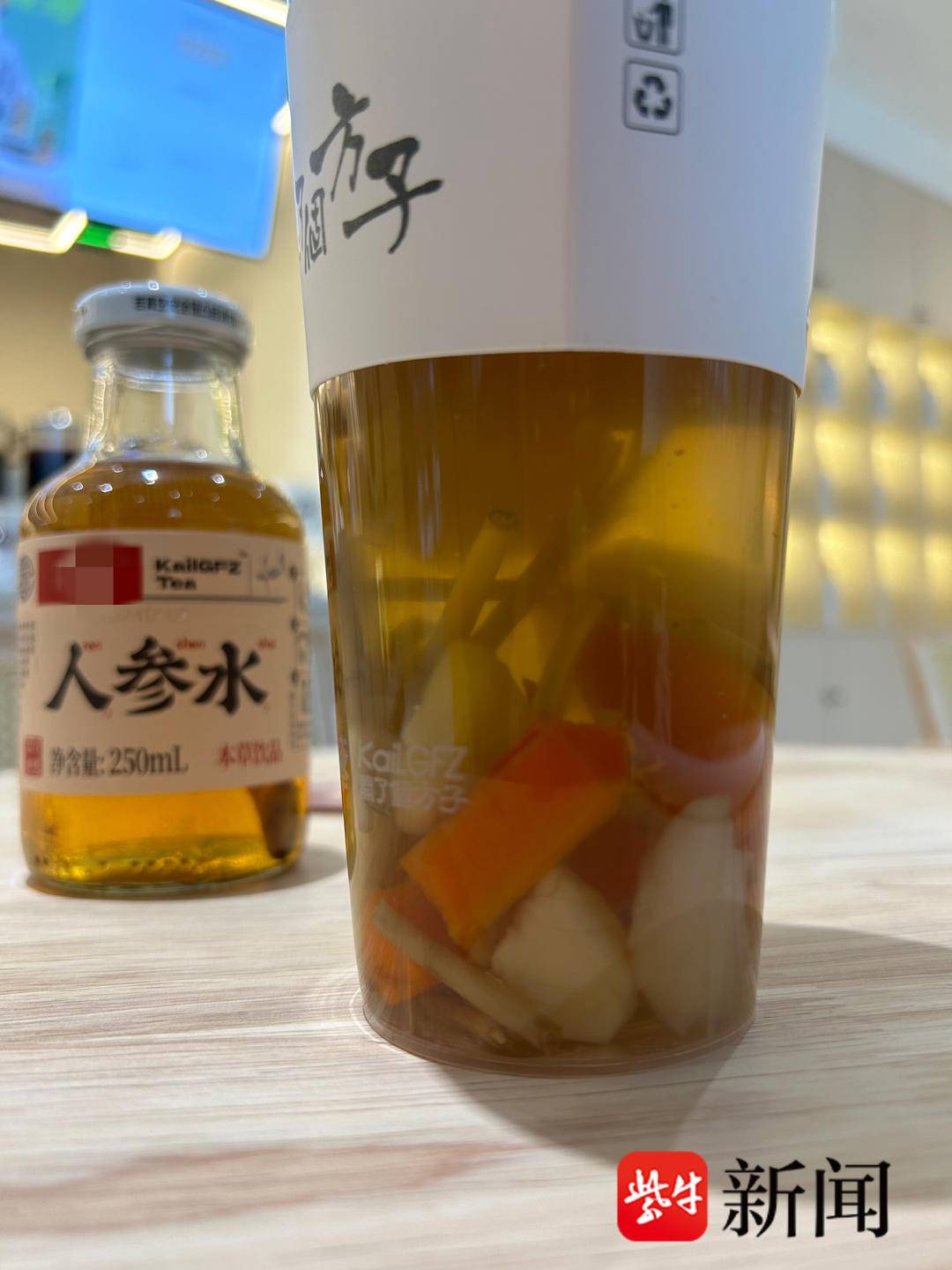 薛定谔的养生？戒不掉熬夜和奶茶的年轻人流行到茶饮店“开方子”