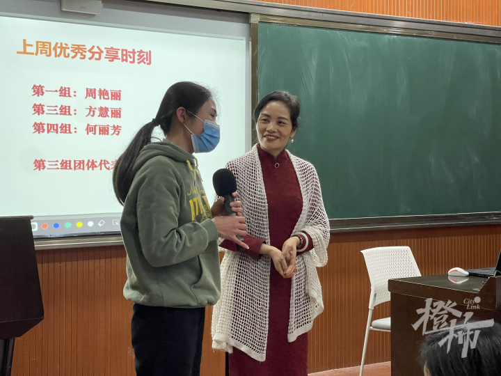 有一群爸妈，专门报班学习做父母6