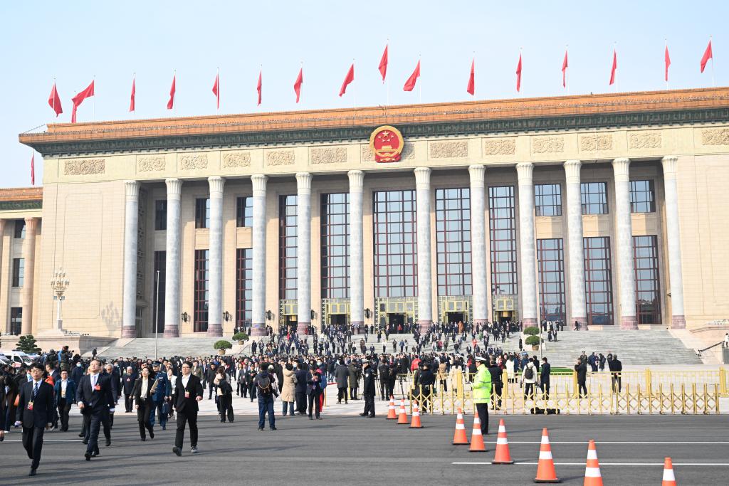 1、3月11日，为期8天的全国两会在北京落下帷幕。通讯员 秦杰摄