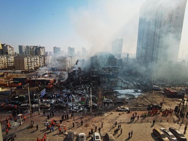 河北燕郊爆炸事故：附近多个小区受损，亲历者讲述经过2
