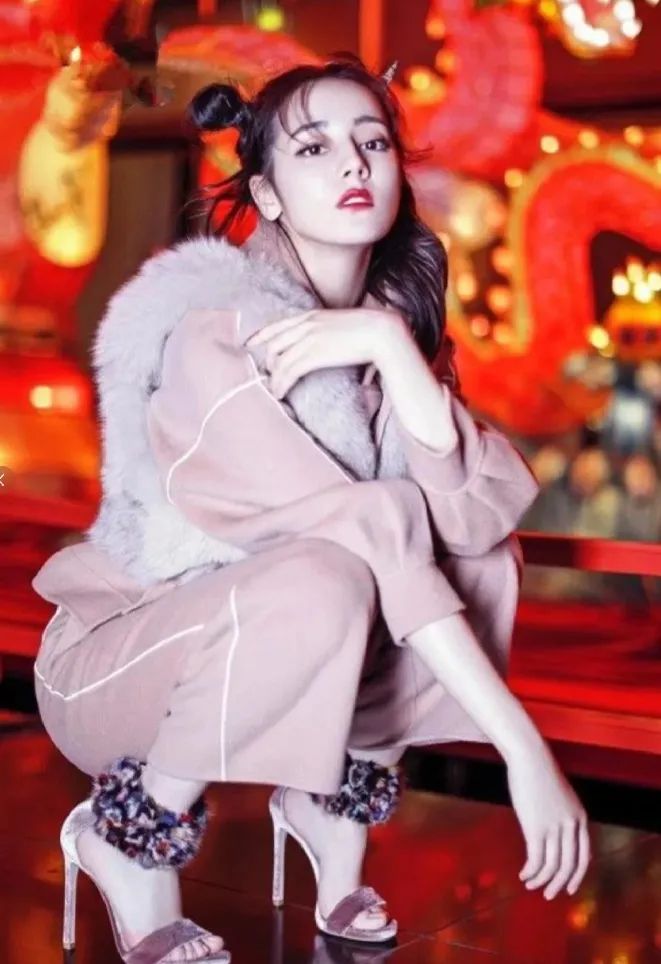 迪丽热巴这个拍照姿势，很多人都在学！医生提醒：不要盲目跟风8