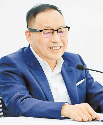赛力斯集团董事长（创始人）张兴海：重庆在新能源汽车赛道上已占据有利位置