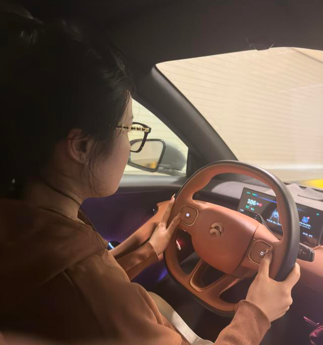 一降再降 新能源车“价格战”加速行业“洗牌”2