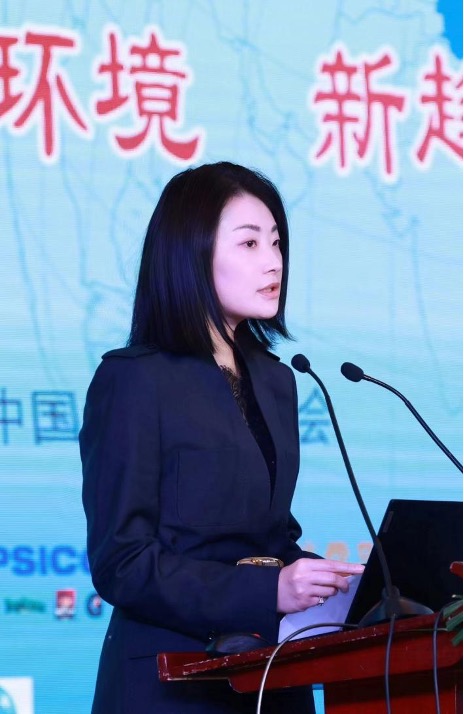 父亲辞世后宗馥莉首次公开亮相：她心中未来的娃哈哈什么样？1