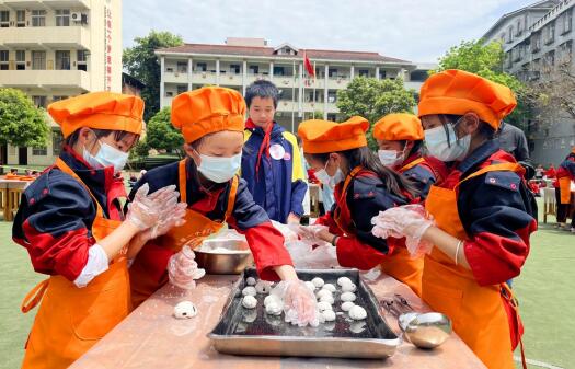南平镇中心校开展劳动教育活动2