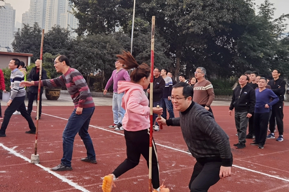 现场气氛热烈 重庆求精中学供图 华龙网发