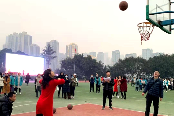 投篮 重庆求精中学供图 华龙网发