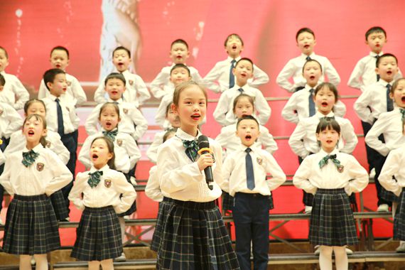 一年级精彩表演  珊瑚实验小学供图 华龙网发