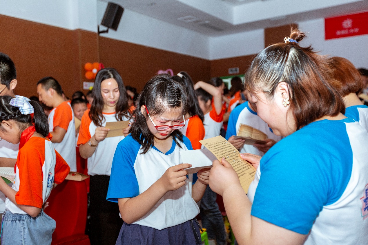 星澜汇小学毕业典礼:追忆似水流年 启程梦想远方 -新重庆客户端