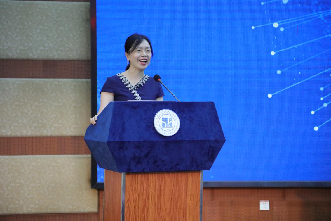 吴岚处长在讲话中说,重庆中高职走到一起,共同进步,值得肯定.