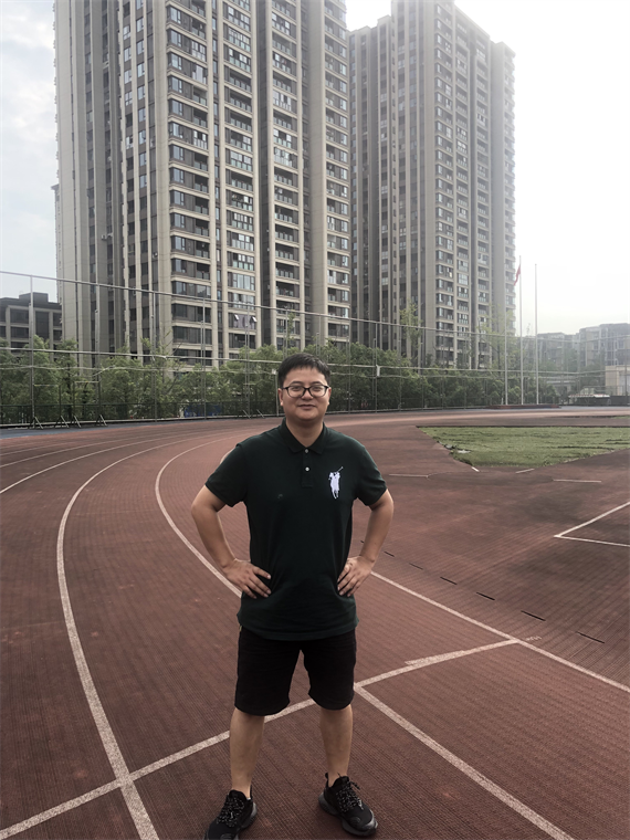 爱运动的”鹏哥“