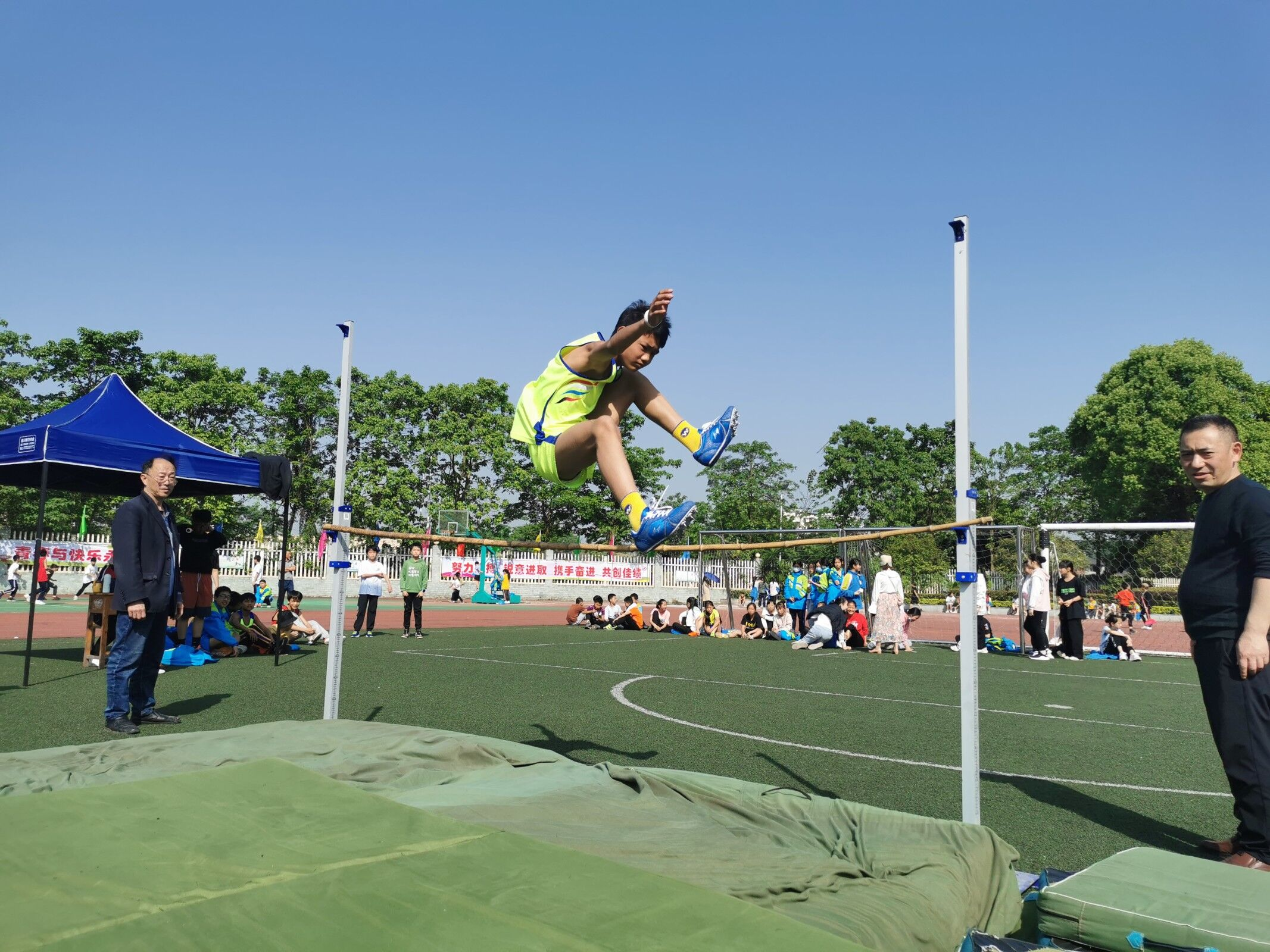 合川区钱塘小学举行第31届田径运动会