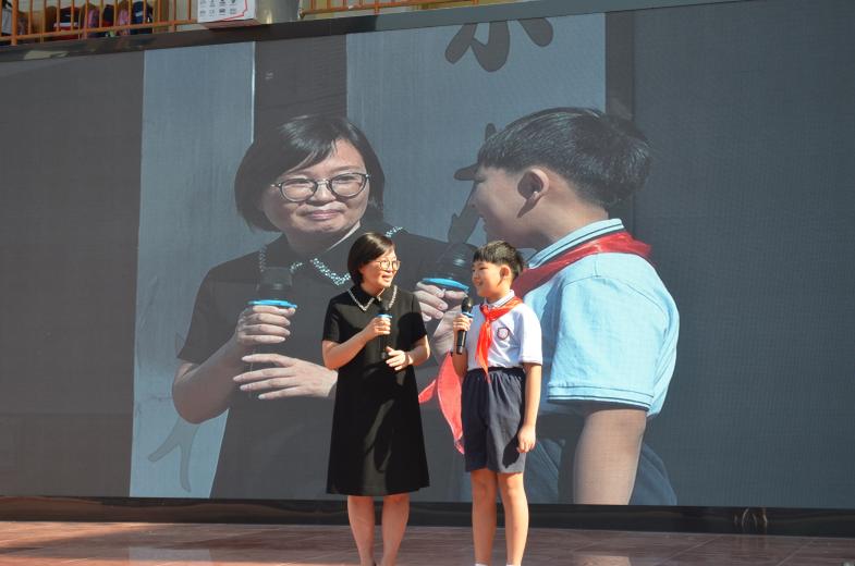 黄治中摄对此,刘玉霞表示,用心灵倾听孩子的想法,用行动助力孩子的