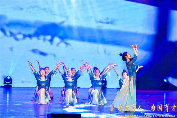 重庆市南坪中学 舞蹈课 起风了