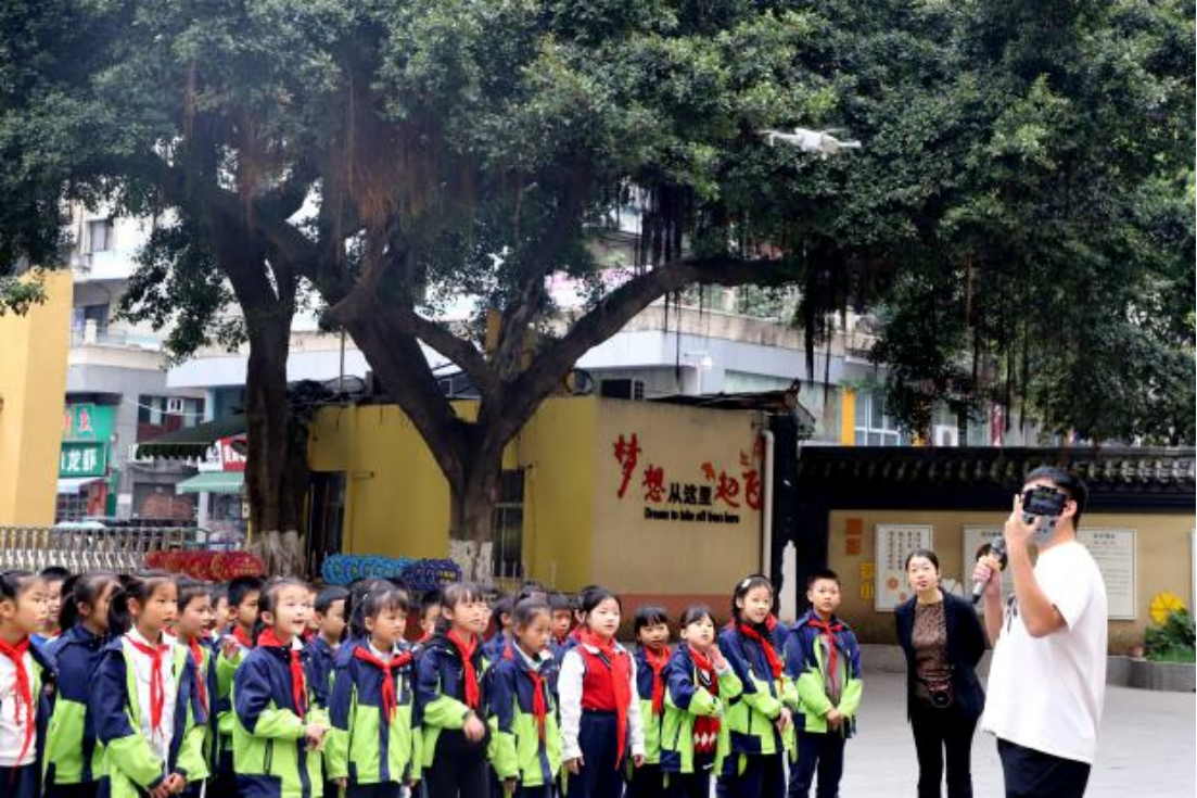 萱花学校图片