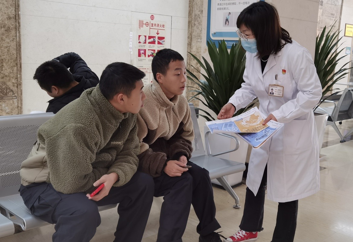 沙坪壩區陳家橋醫院開展世界提高抗微生物藥物認識周科普宣傳活動