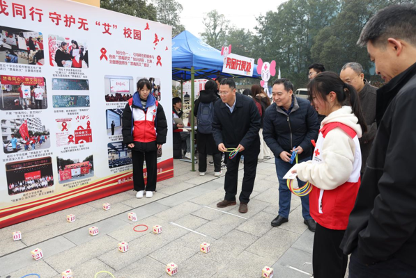 华龙网：重庆市红十字会调研组到bwin必赢调研红十字会工作