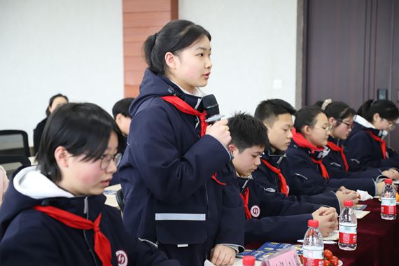 学生正积极提问 学校供图 华龙网发