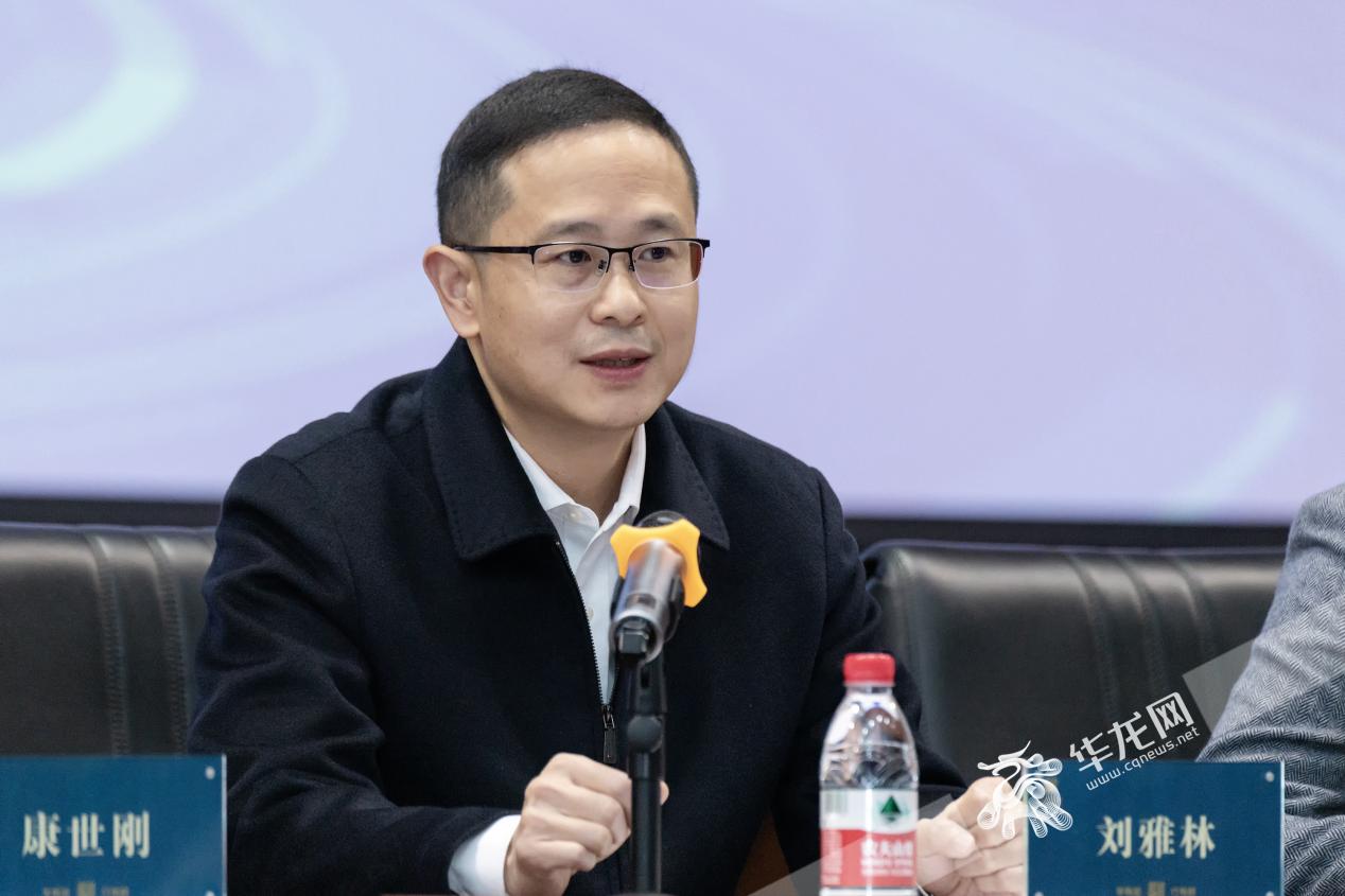 重庆市教育科学研究院党委委员、副院长刘雅林讲话 周涛摄