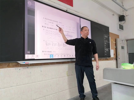 "生长"活力 唤醒"生命"原力——解读观小教师成长系列报道②吕光荣:能