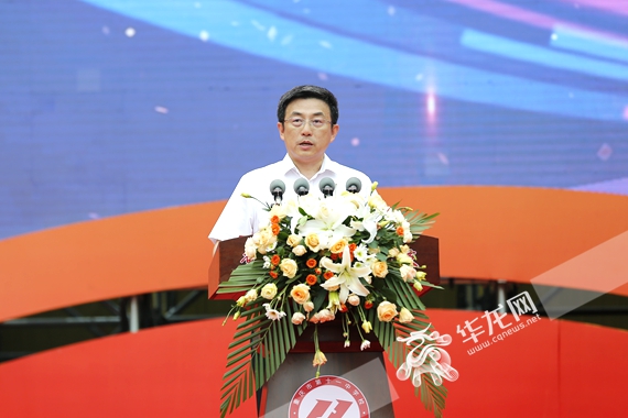 重庆市委教育工委委员、市教委副主任李劲渝 岳洪玉 摄