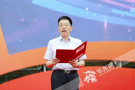 优秀校友代表、中电科数字科技（集团）有限公司党委书记、董事长，中国电子科技集团公司第三十二研究所党委书记江波 岳洪玉 摄