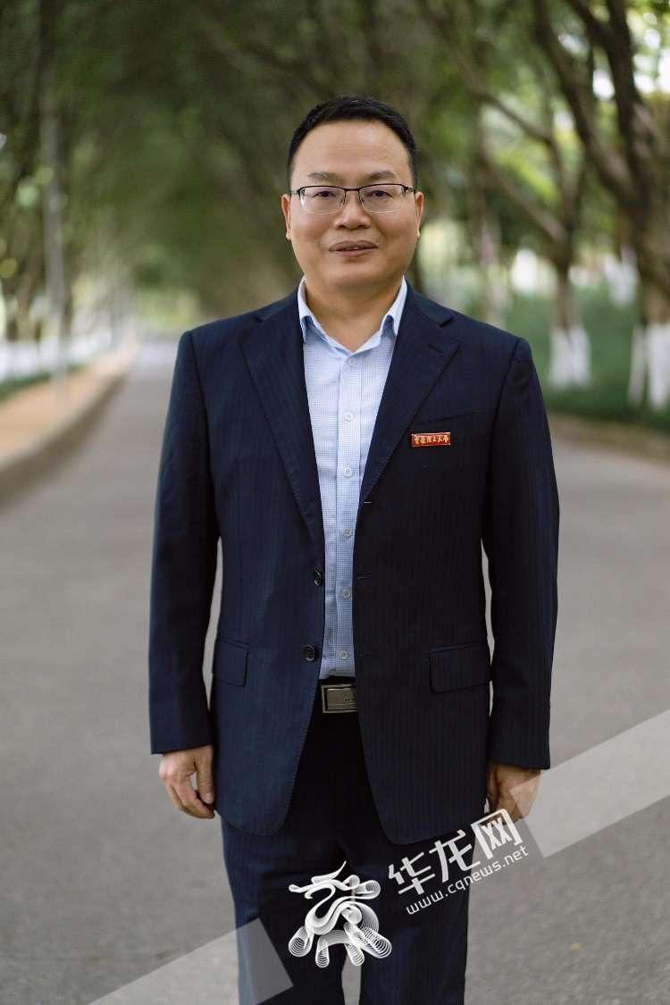 冯文林教授 卢波 摄