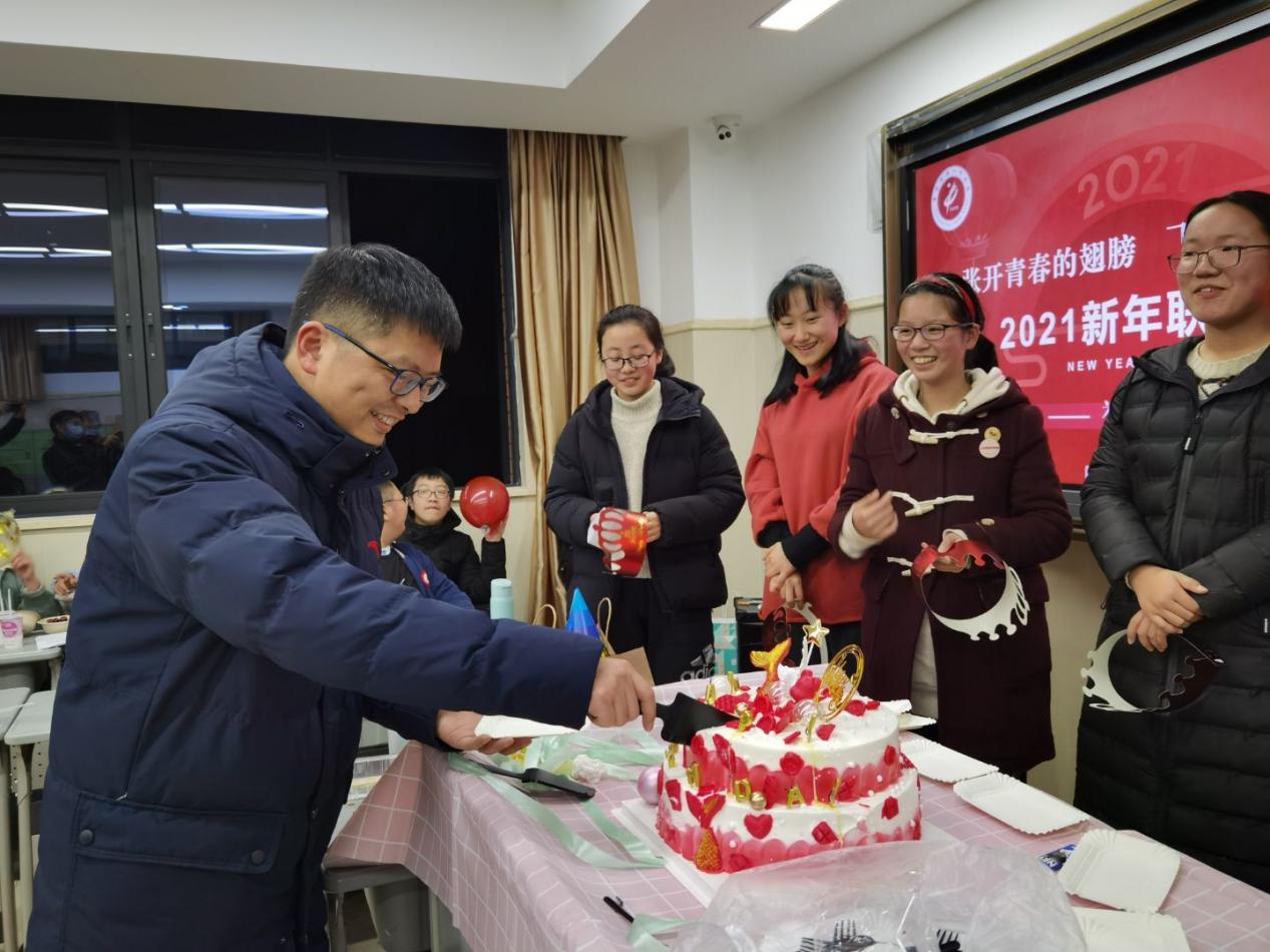 f2ea5b6ed3b980cf95d7693e76b51f4