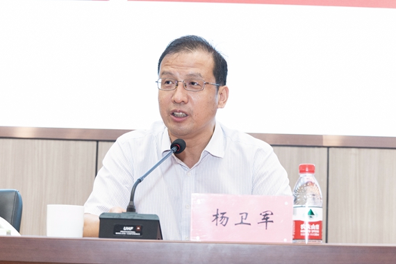 市教委副主任