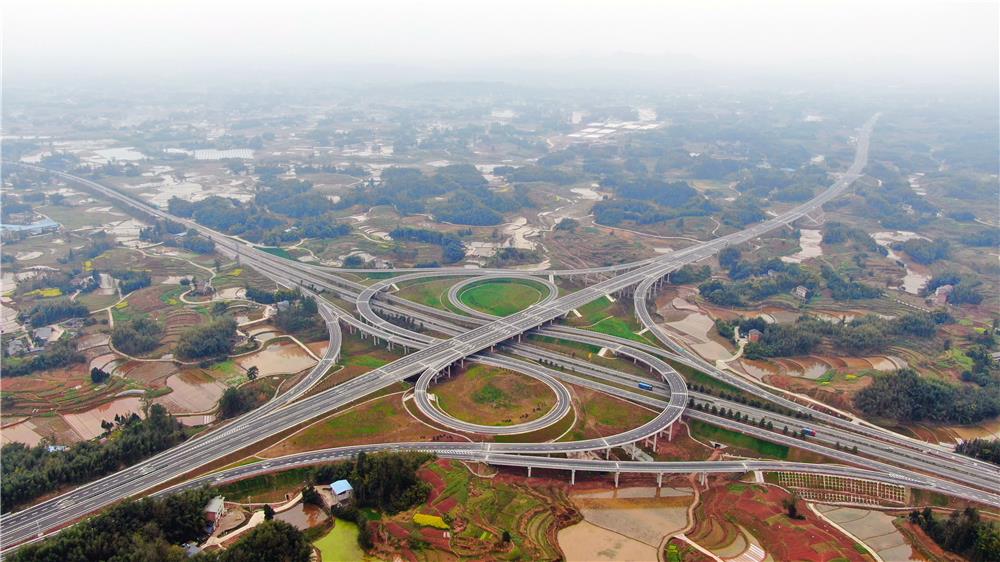 梁平至四川开江高速公路重庆段目前已具备通车条件,计划在近期通车