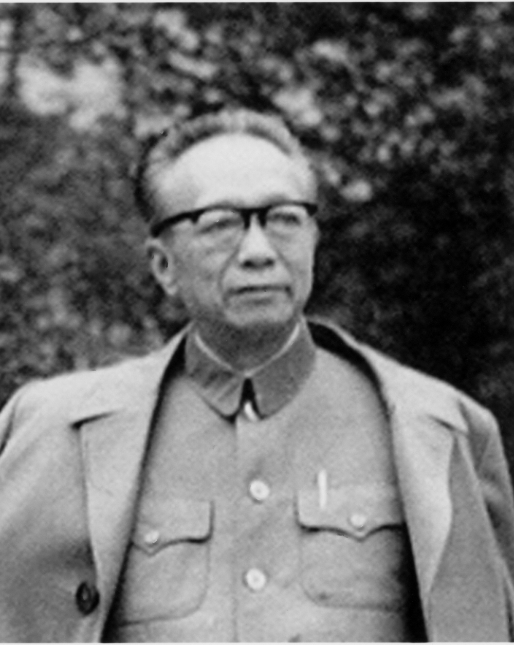 杨鸿坤个人照片.jpg 916462829654713221